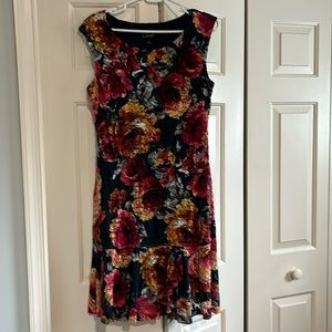 Connected apparel printed flowers dress.